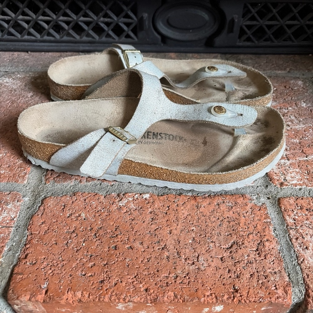 Birkenstock Gizeh Silver Thong Sandals SZ 9 EU 40 - Picture 3 of 5